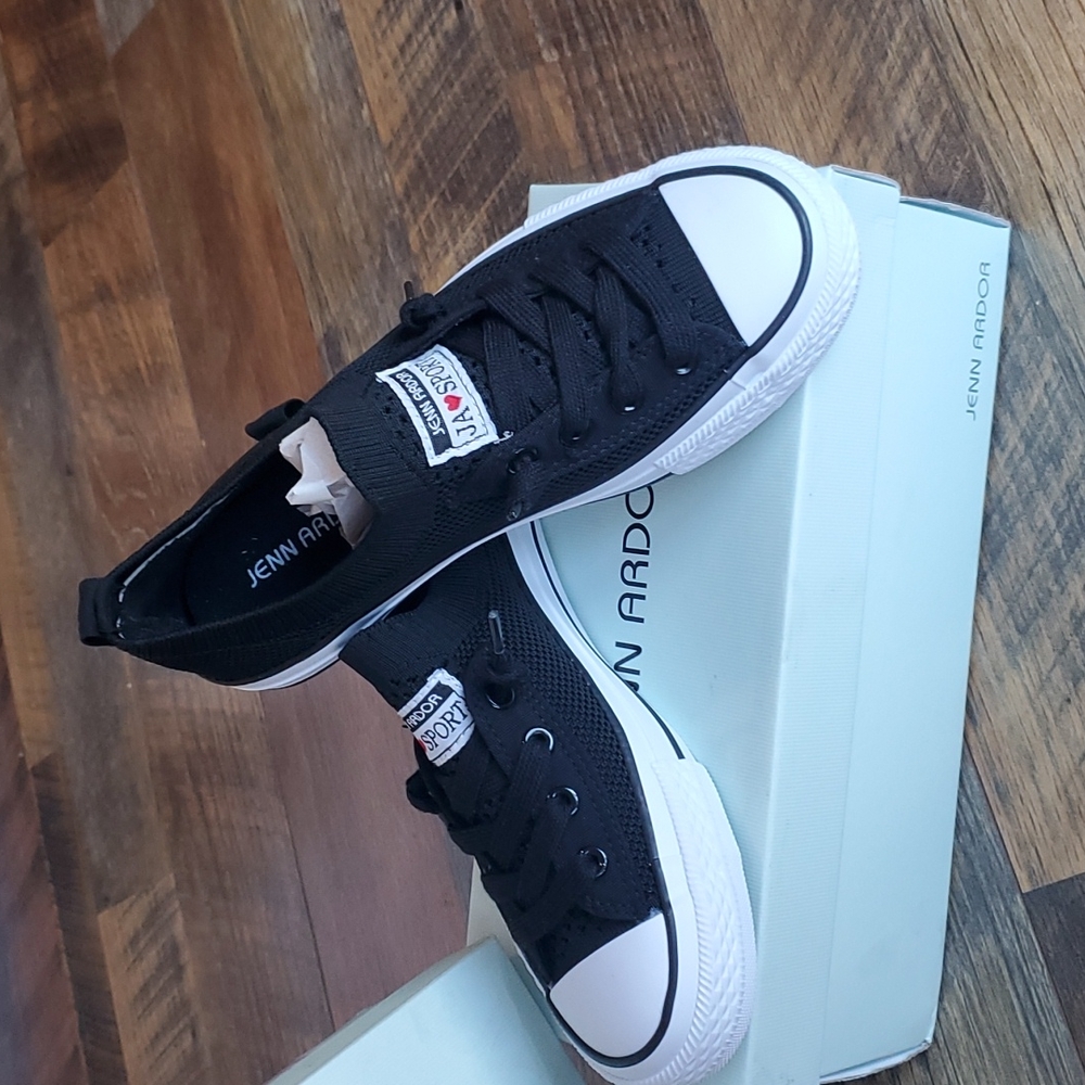 Jenn Ardor Sz 6